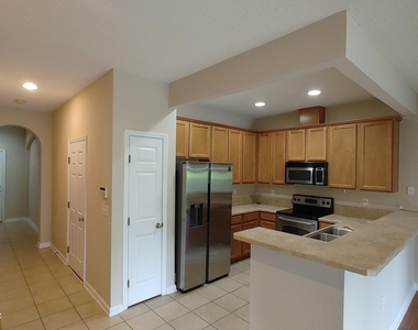 5976 Pavilion Drive - Photo Thumbnail 9