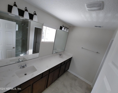 11253 Minnetta Court - Photo Thumbnail 22