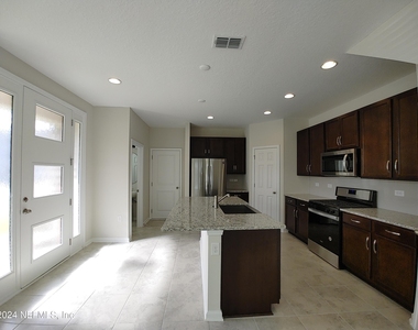 11253 Minnetta Court - Photo Thumbnail 5