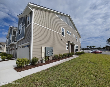 11253 Minnetta Court - Photo Thumbnail 4