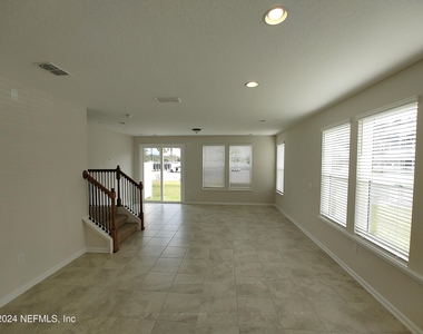 11253 Minnetta Court - Photo Thumbnail 9