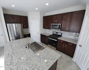 11253 Minnetta Court - Photo Thumbnail 6
