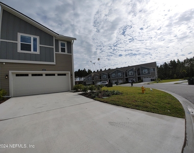11253 Minnetta Court - Photo Thumbnail 3