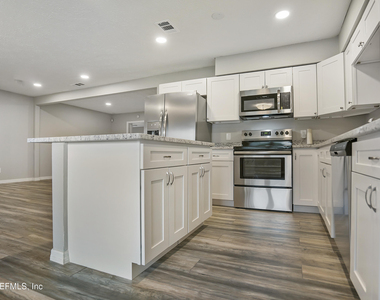 7804 Jolliet Drive - Photo Thumbnail 5