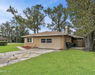 7804 Jolliet Drive - Photo Thumbnail 3