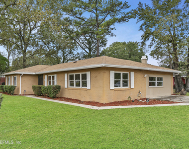 7804 Jolliet Drive - Photo Thumbnail 2