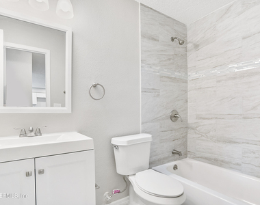 7804 Jolliet Drive - Photo Thumbnail 10