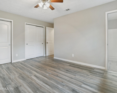 7804 Jolliet Drive - Photo Thumbnail 11