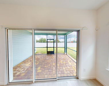 6896 Friendship Fountain Avenue - Photo Thumbnail 17
