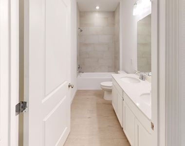 6896 Friendship Fountain Avenue - Photo Thumbnail 15
