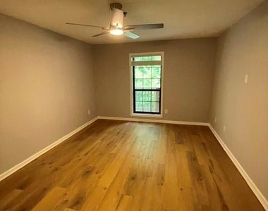 2697 Vinings Central Drive Se - Photo Thumbnail 10