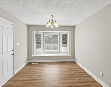 5949 James Road - Photo Thumbnail 14