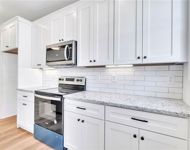 199 Riverstone Commons Circle - Photo Thumbnail 5