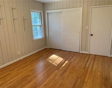 1203 Biltmore Drive Ne - Photo Thumbnail 7