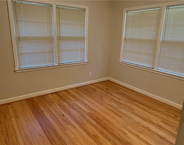 1203 Biltmore Drive Ne - Photo Thumbnail 15
