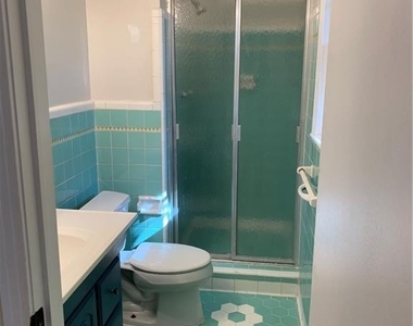 1203 Biltmore Drive Ne - Photo Thumbnail 9