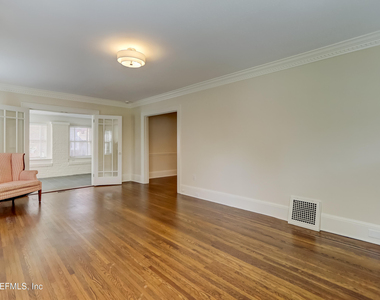 3684 Pine Street - Photo Thumbnail 6