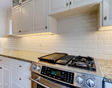 3684 Pine Street - Photo Thumbnail 18
