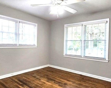 2833 Rockcliff Road Se - Photo Thumbnail 9