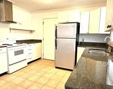 2833 Rockcliff Road Se - Photo Thumbnail 4