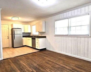 2833 Rockcliff Road Se - Photo Thumbnail 2