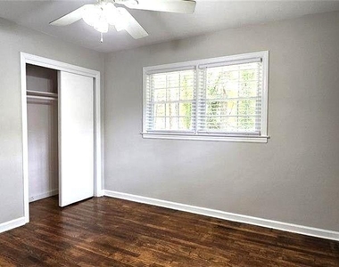 2833 Rockcliff Road Se - Photo Thumbnail 7