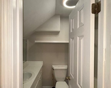 444 Burlington Road Ne - Photo Thumbnail 8