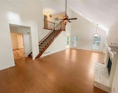 1454 Hembree Station Drive - Photo Thumbnail 4