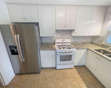 1454 Hembree Station Drive - Photo Thumbnail 8