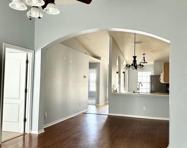 341 Redwood Lane - Photo Thumbnail 8