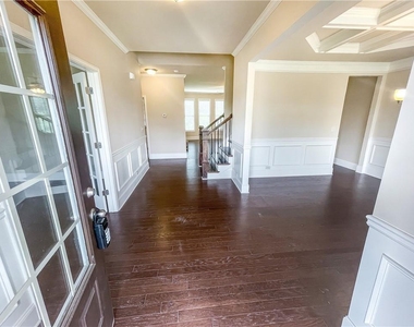 5840 Zelkova Drive - Photo Thumbnail 2