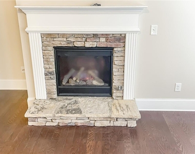 5840 Zelkova Drive - Photo Thumbnail 14