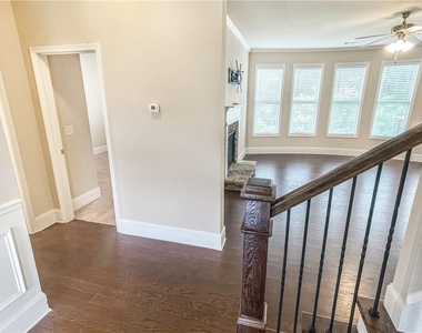 5840 Zelkova Drive - Photo Thumbnail 8
