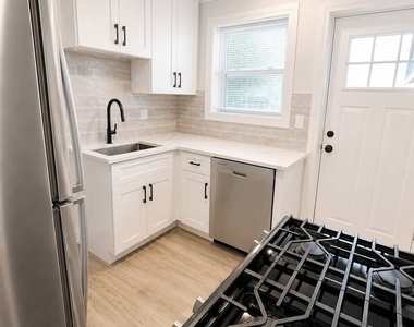 17037 Greenbay Avenue - Photo Thumbnail 5