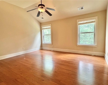 590 Summerstone Lane - Photo Thumbnail 4