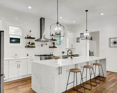 1442 Mercer Ave - Photo Thumbnail 5