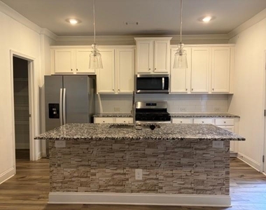 454 Sterling Creek Way - Photo Thumbnail 4
