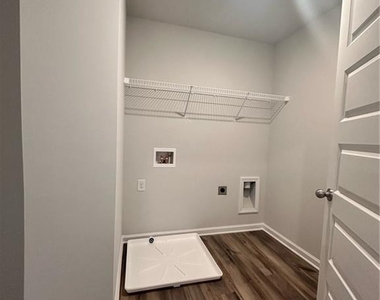 454 Sterling Creek Way - Photo Thumbnail 16