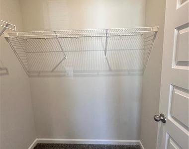 454 Sterling Creek Way - Photo Thumbnail 11