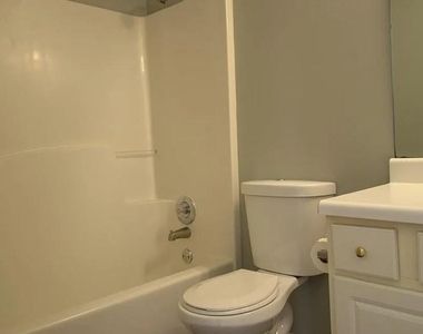 3225 Ennfield Lane - Photo Thumbnail 14
