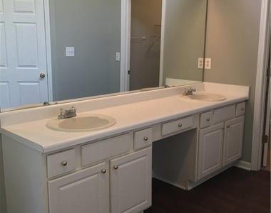 3225 Ennfield Lane - Photo Thumbnail 10