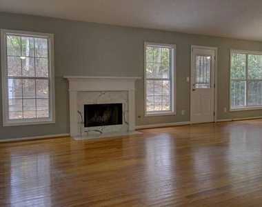3225 Ennfield Lane - Photo Thumbnail 4