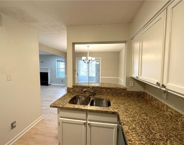 4100 Riverlook Parkway Se - Photo Thumbnail 5