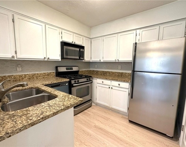 4100 Riverlook Parkway Se - Photo Thumbnail 3