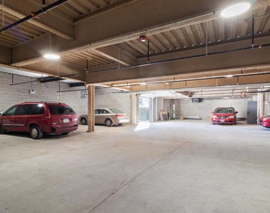 4513 N Clark Street - Photo Thumbnail 14