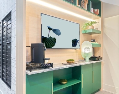 4513 N Clark Street - Photo Thumbnail 12