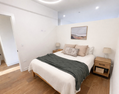 4513 N Clark Street - Photo Thumbnail 7