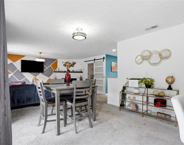 405 King Arthur Court - Photo Thumbnail 2
