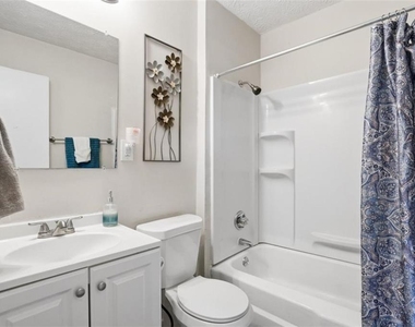 405 King Arthur Court - Photo Thumbnail 15