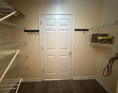 683 Grant Street - Photo Thumbnail 8